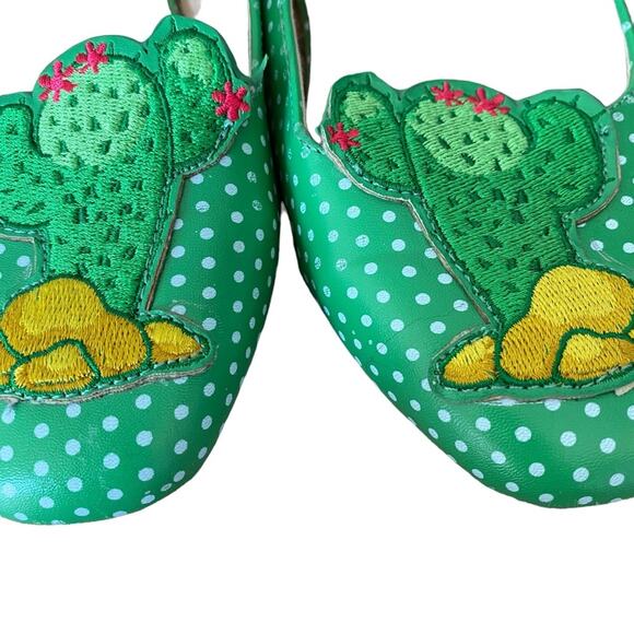 Dancing Days By Banned Retro Cactus Green Polka Dot Slingback Flats size 39 9 - Picture 3 of 12